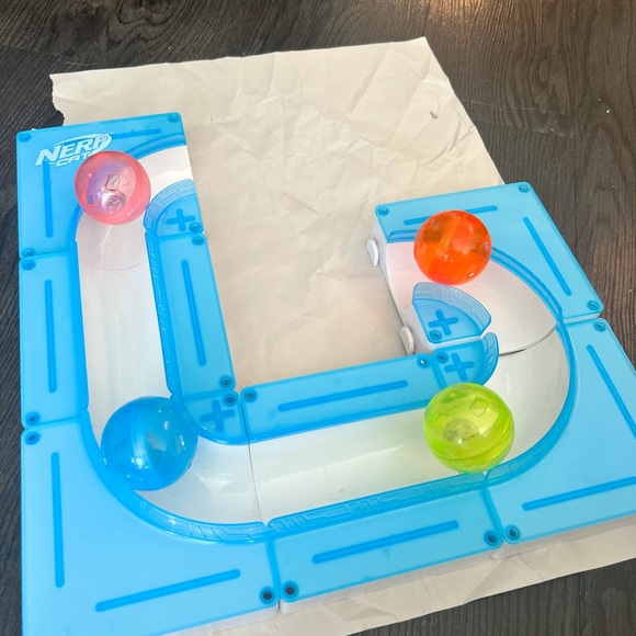 Nerd ball track cat toy - in great condition - Picture 2 of 4
